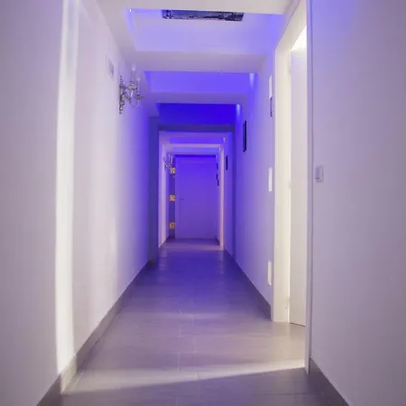 Vesuvius Luxury 3* نابولي